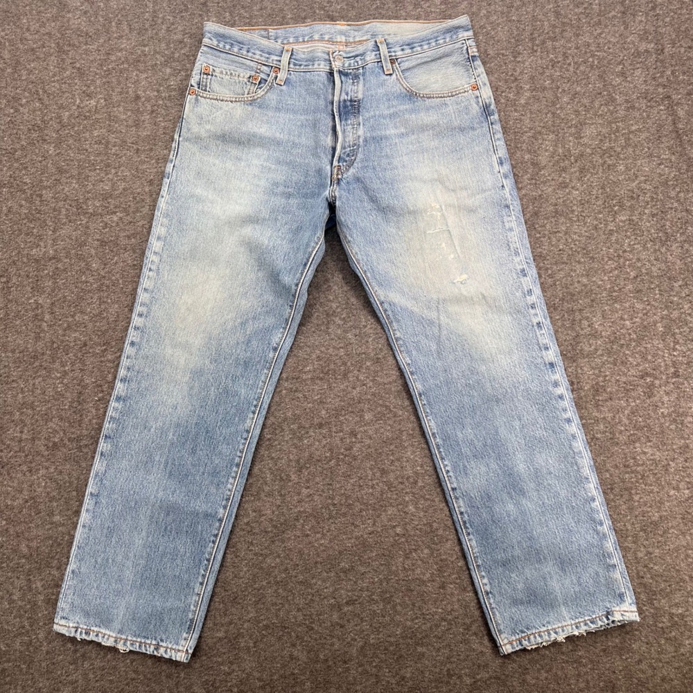 Levis 501 Original Fit Jeans Light Wash Blue Button Fly Straight Leg W35 L30